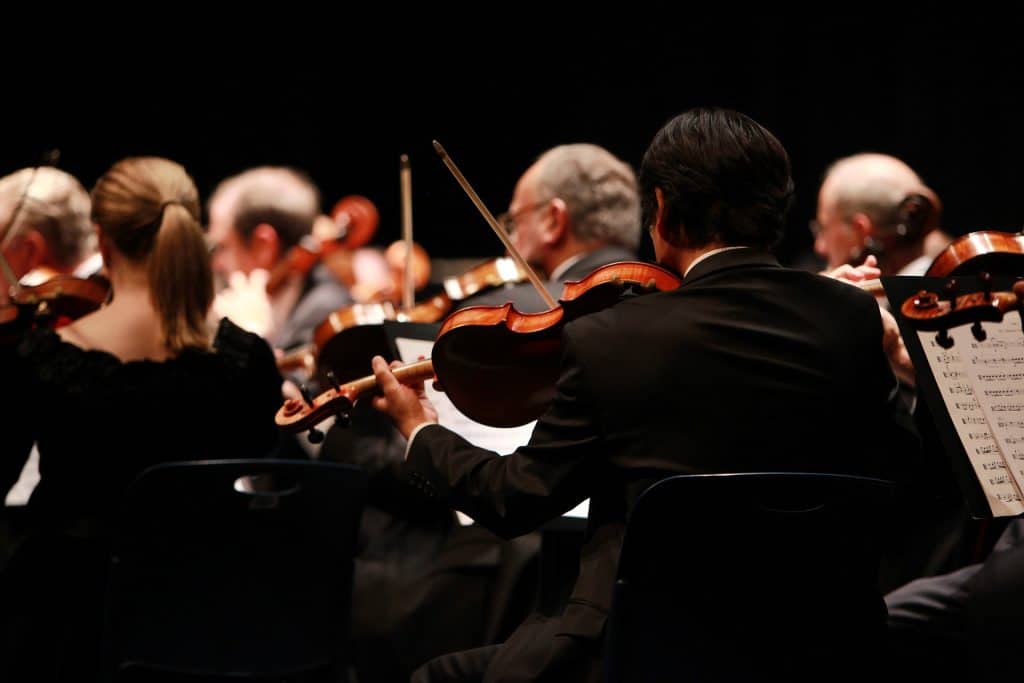 orchestre jouant des instruments de musique